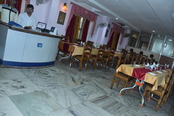 Hotel Sambit Palace Bhubaneswar Bagian luar foto