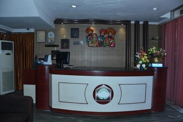 Hotel Sambit Palace Bhubaneswar Bagian luar foto