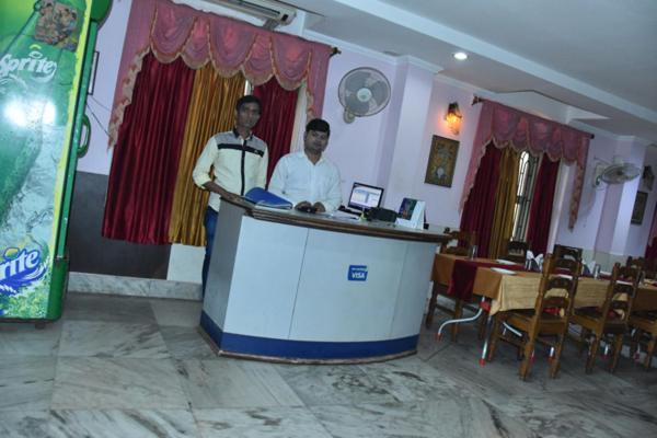 Hotel Sambit Palace Bhubaneswar Bagian luar foto