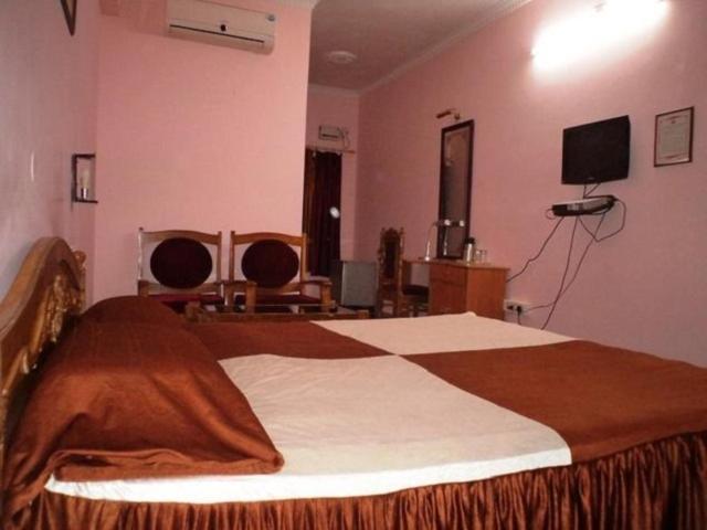 Hotel Sambit Palace Bhubaneswar Bagian luar foto