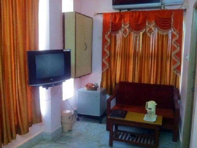 Hotel Sambit Palace Bhubaneswar Bagian luar foto